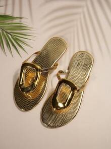 Women Gold Color Sandals With Metal Buckle Decor, Round Toe Non-Slip Flat Casual Flip Flops Suitable For Beach, Holiday, Home, Street And Daily Wear - Gold - View 4