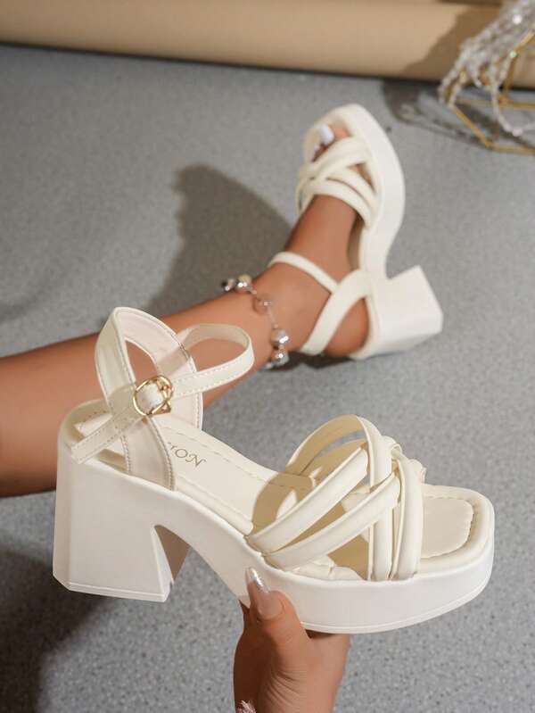 Damen Mode Sandalen mit dicker Sohle, gerafftem Riemen, Schnallenverschluss und offenem Zehenbereich