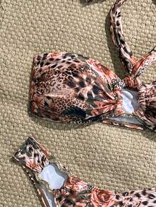 Sexy Halter Metal Accessory Floral & Leopard Print Fashion Beach Holiday Bikini Set - Flower Prints - View 3