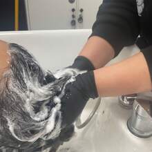 100只耐用丁腈手套，不含乳胶，防水，防静电，适用于厨房、清洁、美容院、染发、酒店、宠物美容等场合，必备工具