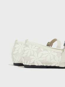 Bailarinas planas blancas para mujer con bordado floral, sandalias de verano con malla transpirable y recortes, diseño de punta cuadrada apta para pies anchos, estilo de tipo Mary Jane - Blanco - Ver 4