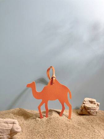 1PC Solid Color PU Fashionable, Simple, Cute And Interesting Animal Camel Car Keychain Car Hanging Accessory Backpack Shoulder Bag Slanted Shoulder Bag Handbag Tote Bag Pendant Luggage Hanging Accessory Suitable For Couples, Students, Men And Women Going To School, Men And Women Going To Work, Commuting, Daily Dating, Holidays, Traveling And Business Trip Suitable For Men, Valentine's Day, Sending Girlfriends, Mothers, Small Gifts