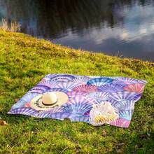 1 件“蓝紫渐变鱼鳞纹、彩色扇贝壳纹、浅蓝底色爱心纹、蓝粉白格纹、粉底妆爱心蝴蝶结纹沙滩垫，海滩休闲最佳选择”波西米亚风情，采用 100% 涤纶材质，防水、快干、可水洗、可机洗野餐垫，非常适合户外露营、海滩度假 - 彩色 - 查看 4