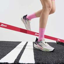 XTEP Zapatillas de running con amortiguación para mujer, primavera-verano 2025, nuevas llegadas, ligeras, con amortiguación, zapatos deportivos profesionales para correr 976218110015
