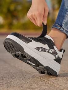 二合一可拆卸轮滑鞋，男女童皆宜，时尚低帮，轻便耐用，防滑，适合户外活动 - 黑與白 - 查看 6