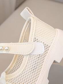 女童防水轻便平底乐福鞋，公主英伦风便士鞋，新款厚底女童休闲皮革乐福鞋，防滑英伦风彩色儿童厚底鞋，公主光面平底牛津鞋，适合女童，四季皆宜。