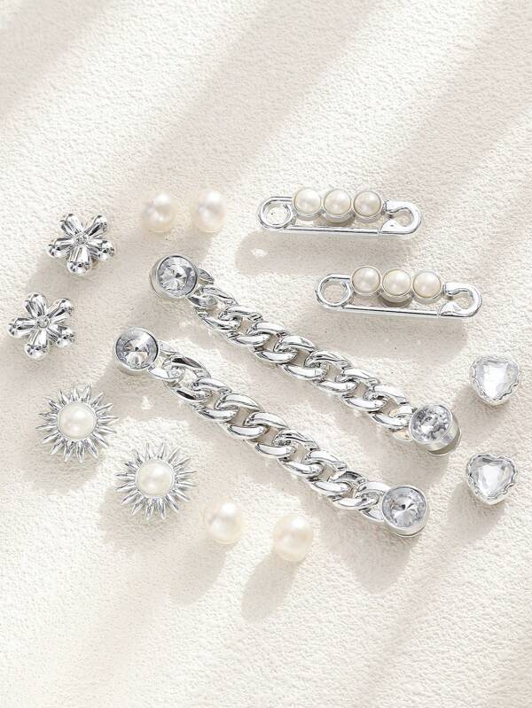 Set de bijuterii pentru saboți argintii orbitori - Set de 14 bucăți de brelocuri DIY cu lanțuri, perle, inimă, ace și flori, accesorii pentru saboți, potrivite pentru sandale de damă, pantofi de grădină cu găuri, geantă de plajă, papuci, cadouri de Crăciun, Halloween, petrecere de ziua de naștere.