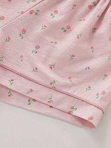 2pcs Women Ditsy Floral Pouch Pocket Short Sleeve Top And Shorts Loungewear Set, Spring/Summer, Vacation