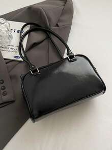 新款时尚单肩包，百搭纯色PU面料，字母图案装饰，多口袋设计，贝壳包造型，肩包和腋下包均饰有吊坠，适合旅行、购物、通勤、聚会、约会、春节及送礼等场合。