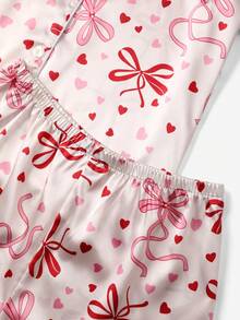 蝴蝶结和心形图案短款睡衣套装 - 短袖纽扣上衣和裤子，柔软缎面睡衣，可机洗，可外穿 - 粉色 - 查看 4