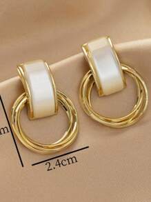 A Pair Of French-Style Geometric Retro Earrings,French - Style Geometric Retro Earrings - For Women - Suitable For Daily Wear & Special Occasions - Enhance Elegance - Ideal For Holidays & Gifting - Perfect For Work, Party & Dating Scenes