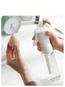 1pc 200ml/300ml/500ml High Pressure Continuous Spray Bottle, Hair And Face Spray, Beauty Spray Tool, Moisturizing Water Bottle, Refillable, Kitchen Cooking Oil Spray Bottle, Flower Watering Spray Bottle, Wet Hair Spray Bottle(New And Old Packaging Shipped Randomly)