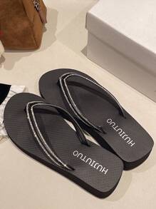 1 par de sandalias tipo chancletas con adornos de cristal, planas o con tacón medio, de estilo casual y fácil de poner, antideslizantes para uso en exteriores/playa, para estudiantes