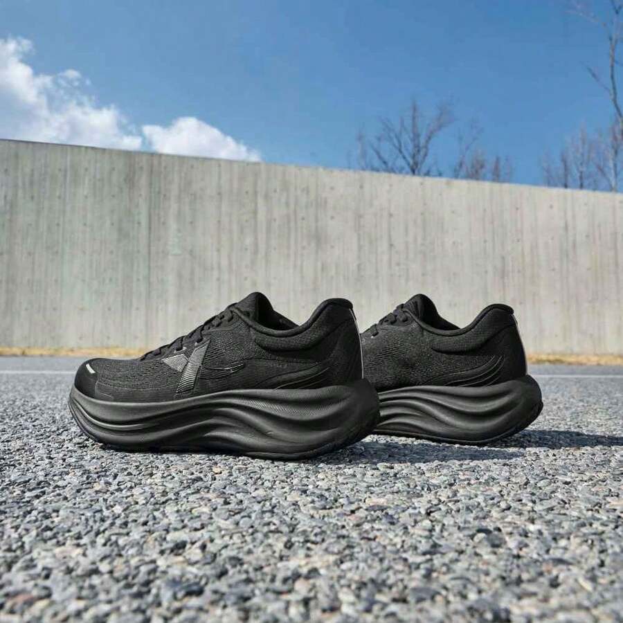 XTEP 跑步鞋男鞋春夏新款减震回弹运动鞋轻便舒适专业跑步鞋975219110056 - 黑 - 查看 1