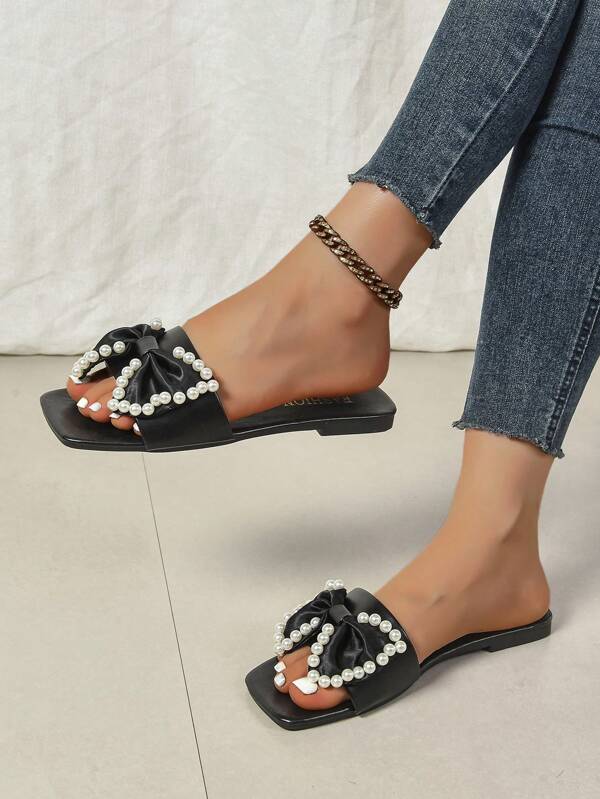 Women's New Stylish Outdoor Elegant Beautiful Versatile Faux Pearl Bow Square Toe Anti-Slip Simple Comfortable Flat Strap Casual Beach Slipper Sandals