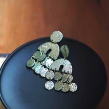 1 paire de boucles d'oreilles en argile douce faites à la main, design géométrique doré et à gland, style long, cadeau de Pâques convenant aux femmes, à porter lors de festivals, de vacances et au bureau quotidien