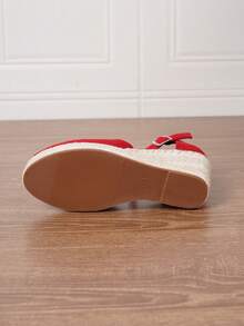 女士仿皮坡跟凉鞋，夏季假日红色套脚圆头3.15英寸高跟鞋，舒适编织草镂空鞋底平底鞋 - 紅色 - 查看 4