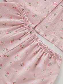 2pcs Women Ditsy Floral Pouch Pocket Short Sleeve Top And Shorts Loungewear Set, Spring/Summer, Vacation