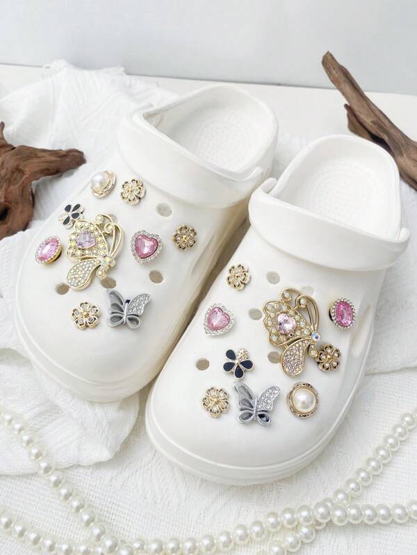 18 piezas de Clips para zapatos de cristal de color dorado con rhinestones en forma de mariposa, perlas ABS, flores, corazones ABS rosas con rhinestones, mariposas plateadas - Accesorios multifuncionales de cristal decorativos para mujeres, ideales para sandalias, chanclas, bolsas de playa, adecuados como regalo para vacaciones y cumpleaños