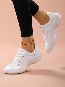 Damskie proste, codzienne buty do tańca, klasyczne, antypoślizgowe, gumowe, miękkie podeszwy, do tańca scenicznego, buty do ćwiczeń w pomieszczeniach, do skakania na skakance, do aerobiku, na bieżnię, ciche, miękkie podeszwy, wygodne, oddychające, sznurowane, elastyczne buty do tańca (wersja skórzana, wąska, sugerujemy zamówienie o jeden rozmiar większego) - Biały - Zobacz 7