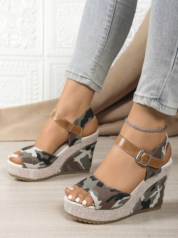 2024 New European Women's Platform Chunky Heel Sandals, Comfortable Outdoor Wear, Versatile Strap Slide Sandals, Sexy Flower Print Beach Casual Thong Sandals, Wedge Peep-Toe Shoes, Green Floral Elevated Petite Pumps