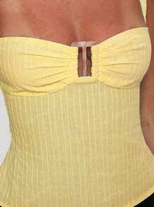Parte superior acortada con cuello halter y textura de color amarillo mantequilla con abertura en la espalda, con volantes y recorte sexy, ideal para playa, vacaciones y uso diario