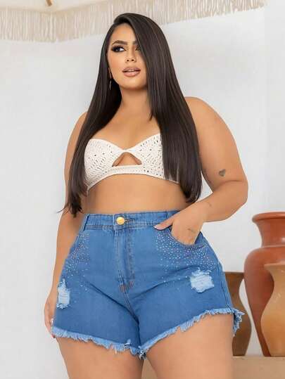 Short Feminino Plus Size com Apliques Coloridos