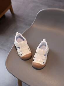 1 Pair Kids PU Leather Breathable Lightweight Loose Flat Sandals, Suitable For Spring, Summer, Autumn