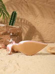 On feet& in love 2025秋冬新款女士优雅尖头高跟凉鞋，镂空后跟搭扣设计，适合搭配连衣裙，优雅大方，女士高跟鞋，适合派对、婚礼等场合。