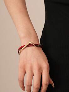 1pc Classic Leopard Floral Pattern Bangle Bracelet. Chic Curved Metallic Design Fashion Jewelry For Women, Versatile Daily Accessory - Burgundy - View 6