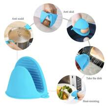 4-Piece Set Of Silicone Cooking Tongs Gloves - Silicone Pot Holders,Silicone Gloves, Heat - Resistant Silicone Cooking Tongs Gloves, Silicone Heat - Insulation Pads. Suitable For Kitchens, Cooking, Baking, Grilling - Heat - Resistant Gloves (Multi-Color)