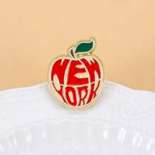 Emaille Brosche mit NY Big Apple Motiv, Apfel Mode Dekorative Broschen Ornamente Revers Tasche Abzeichen Schmuck Geschenke 2025 Neuer Stil Pin für Kleidung Taschenverschönerung Schule