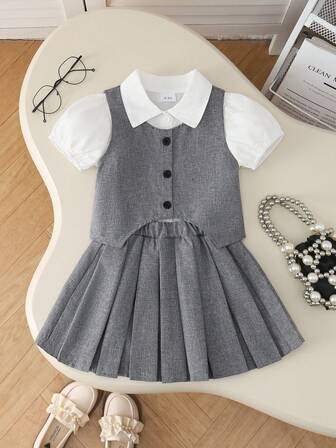 3 件套女童 Polo 领短泡泡袖衬衫、无袖背心和百褶裙套装，校服风格