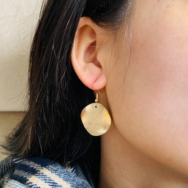 1 par de brincos pendurados circulares assimétricos, design curvo fosco minimalista, joias da moda feminina