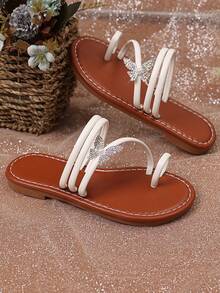 1 Pair Beige Plus Size Girls' Flat Sandals, Solid Color PU Pull-Tab Shiny Colorful Butterfly Decor Open Toe Fashion Lovely Slippers, Suitable For 3-15 Years Old Female Students Daily Casual Gathering Travel Beach Wear, Spring/Summer 2025 New Arrival - Beige - View 5