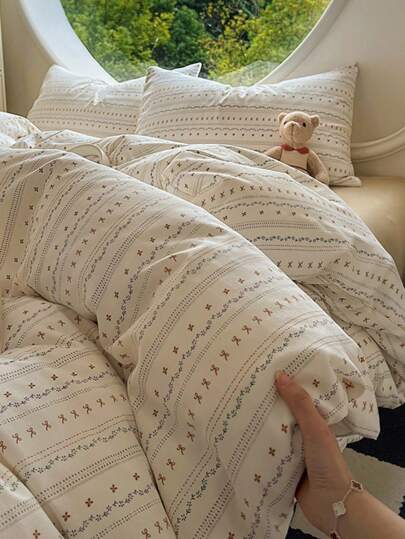 4 piezas Juego de ropa de cama con lazo floral (1*Funda nórdica + 1*Sábana plana + 2*Fundas de almohada), Patrón de rayas florales, Rayas de estilo francés país en crema y beige, Sábana de unicolor, Estampado artesanal, Versátil, Tacto suave, Lavable a máquina, Funda nórdica y fundas de almohada sin relleno, De vuelta a la escuela