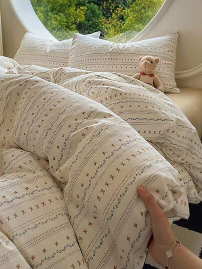 4 件套花卉蝴蝶结床上用品套装（1 * 羽绒被套 + 1 * 床单 + 2 * 枕套），花卉条纹图案，奶油色和米色法国乡村条纹，纯色床单，印花工艺，用途广泛，触感柔软，可机洗，羽绒被套和枕套不带内芯，返校季