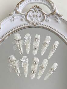 一片式超长甲婚纱白色缎面打底立体月亮珍珠山茶花简约大气纯手工穿甲，适合女生生日派对聚会日常生活，含一片式果冻胶和一片指甲油按压式指甲美甲用品美甲