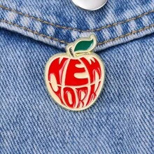 Emaille Brosche mit NY Big Apple Motiv, Apfel Mode Dekorative Broschen Ornamente Revers Tasche Abzeichen Schmuck Geschenke 2025 Neuer Stil Pin für Kleidung Taschenverschönerung Schule