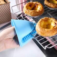 4-Piece Set Of Silicone Cooking Tongs Gloves - Silicone Pot Holders,Silicone Gloves, Heat - Resistant Silicone Cooking Tongs Gloves, Silicone Heat - Insulation Pads. Suitable For Kitchens, Cooking, Baking, Grilling - Heat - Resistant Gloves (Multi-Color)