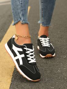 Velvet Patchwork Lace-Up Front Thick Sole Athletic Shoes For Women, New Lightweight Chunky Sneakers, Outdoor Sports Style Student Shoes For Spring/Autumn