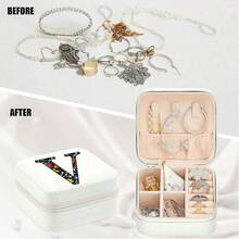 صندوق مجوهرات من الجلد الصناعي مزخرف بزهور مع 26 حرفًا، مناسب كهدية، مزود بأجزاء قابلة للإزالة وحجم محمول