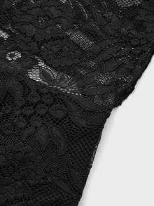 Glamful Sleeveless Cropped Lace Patchwork Sexy Hollow Out T-Shirt - Black - View 5