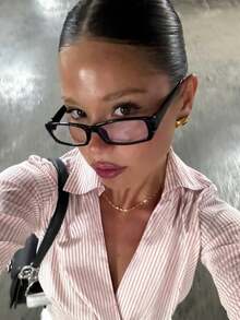 一副女士亚克力长方形时尚眼镜，适合日常阅读、工作通勤、海滩装扮，复古Y2K基础款商务休闲礼品