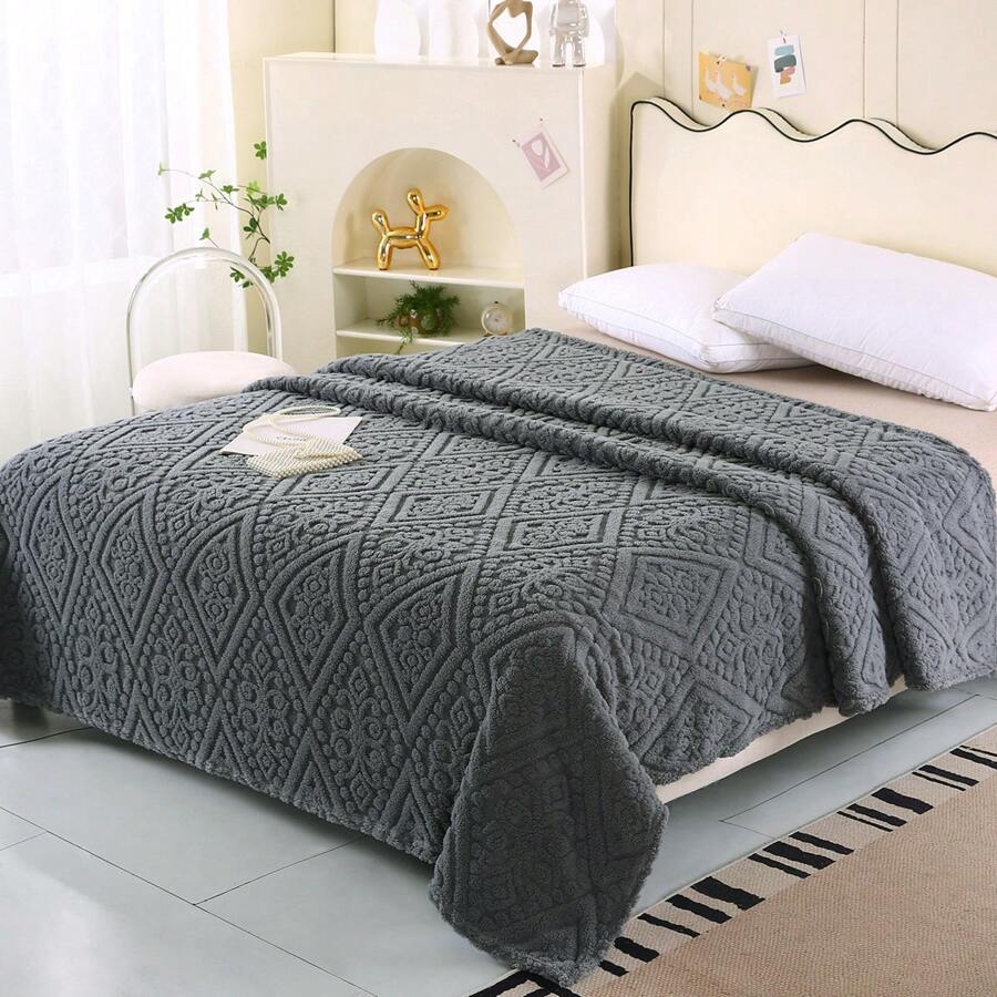 1 pièce Couverture grise toute saison à texture de taffetas jacquard de couleur unie à couche unique, couverture jacquard 3D en fibre de polyester de style moderne (sans taie d'oreiller incluse)