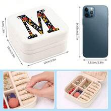 صندوق مجوهرات من الجلد الصناعي مزخرف بزهور مع 26 حرفًا، مناسب كهدية، مزود بأجزاء قابلة للإزالة وحجم محمول