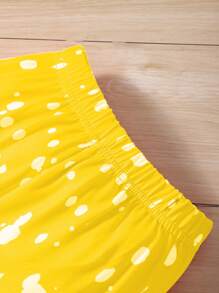 Conjunto informal de 2 piezas para niñas con blusa de manga corta con diseño de girasoles y mariposas y pantalones cortos con estampado de lunares para el verano