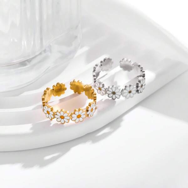 Minimalist Forest Style Fresh Stainless Steel Daisy Series Ring, Necklace, Earnail Set Suitable For Women's Daily Wear And Holiday Gifts