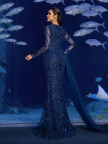 Faeriesty 优雅亮片美人鱼礼服，透明长袖设计，精致高开衩和精美串珠细节，适合红毯活动、奢华晚宴、名人婚礼和时装秀等正式场合。 - 藏蓝色 - 查看 3