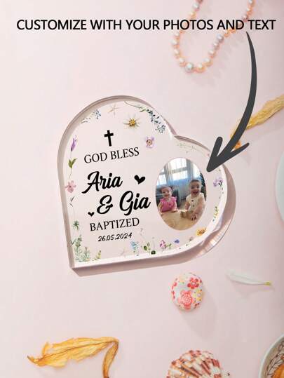 Individuell gestaltbare Acryl Taufe Dekoration personalisierte Foto Plakette Herz-förmiges Erinnerungsgeschenk für die Taufe des Babys mit individuellem Text, elegantes Taufandenken mit Blumen- und religiösem Design für Kinderzimmer, Zuhause oder besondere religiöse Anlässe, multifunktional, langanhaltend, dekorativ, wiederverwendbar, exquisit, stilvolle, hochwertige, farbenfrohe, moderne, individuelle, personalisierte, einzigartige, ideale Geschenke für ihn, ideale Geschenke für sie, Wohnungsauffrischung, individuelle Handwerkskunst